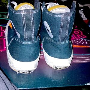 Converse Far From Chuck edition